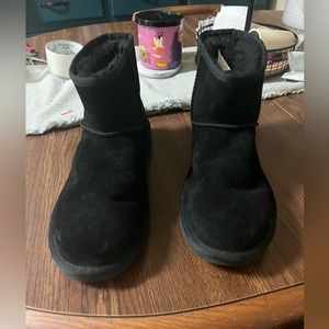 Black Short Koolaburra by UGG Boot